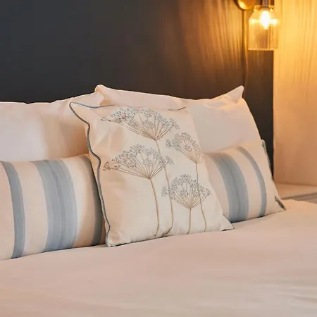 Host & - King Edward Terrace بيت للعطل